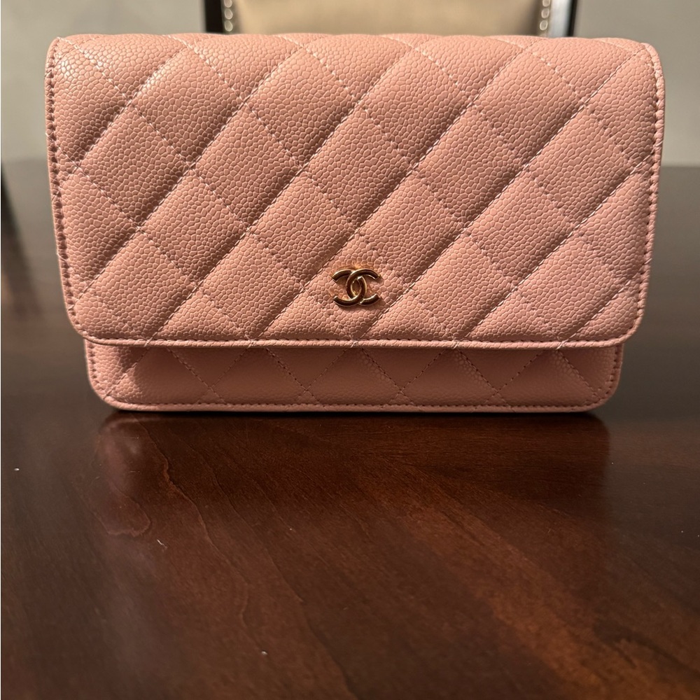 Dusty Pink Quilted Wallet on Chain
